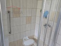 Rodinný dům 6+1 v Semilech - koupelna 2.jpg