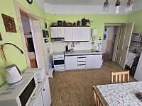 Rodinný dům 6+1 v Semilech - kuchyně 4.jpg