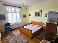 Rodinný dům 6+1 v Semilech - ložnice v 1.patře 1.jpg