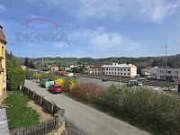 Rodinný dům 6+1 v Semilech - pohled z terasy do okolí.jpg