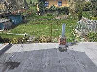 Rodinný dům 6+1 v Semilech - pohled z terasy na zahradu.jpg