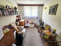 Rodinný dům 6+1 v Semilech - pracovna 1.jpg