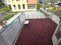 Rodinný dům 6+1 v Semilech - terasa 1.jpg