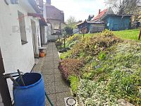 Rodinný dům 6+1 v Semilech - zahrada 3.jpg