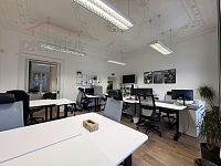 Reprezentativní kanceláře 147 m² + parkování, Liberec – nám. Dr. E. Beneše (naproti radnici) - IMG_1538.jpeg