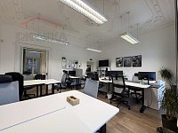 Reprezentativní kanceláře 147 m² + parkování, Liberec – nám. Dr. E. Beneše (naproti radnici) - IMG_1538.jpeg