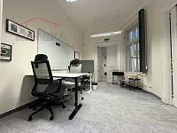 Reprezentativní kanceláře 147 m² + parkování, Liberec – nám. Dr. E. Beneše (naproti radnici) - IMG_1549.jpeg