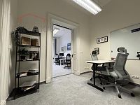 Reprezentativní kanceláře 147 m² + parkování, Liberec – nám. Dr. E. Beneše (naproti radnici) - IMG_1556.jpeg