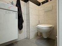 Reprezentativní kanceláře 147 m² + parkování, Liberec – nám. Dr. E. Beneše (naproti radnici) - IMG_1558.jpeg