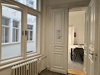 Kanceláře 45,5 m² s parkováním – Liberec, nám. Dr. E. Beneše (naproti radnici) - IMG_1518.jpeg