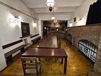 Pronájem stylové vinárny / hudebního klubu (295 m²) – Komenského náměstí