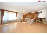 Prostorný byt, 146,8 m2 + lodžie 8,1 m2, zahrada 1666 m2, sklep, parkovací stání, Praha 5 - Malvazinky - 3