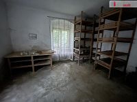 exkluzivní prodej samostatné části dvojdomu, maštale a velké zahrady za domem - Drahenice - 16