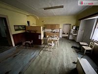 exkluzivní prodej samostatné části dvojdomu, maštale a velké zahrady za domem - Drahenice - 17