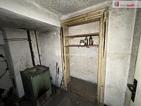 exkluzivní prodej samostatné části dvojdomu, maštale a velké zahrady za domem - Drahenice - 20