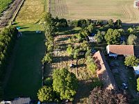 exkluzivní prodej samostatné části dvojdomu, maštale a velké zahrady za domem - Drahenice - 4