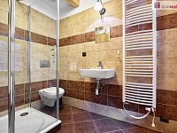 Dům s investiční příležitostí na pozemku 6.666 m2 v Krušných horách - 20