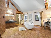 Dům s investiční příležitostí na pozemku 6.666 m2 v Krušných horách - 5