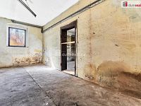 Rodinný dům se zahradou a garáží, Vojkovice - 10