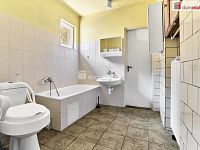 Rodinný dům se zahradou a garáží, Vojkovice - 3