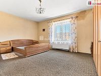 Rodinný dům se zahradou a garáží, Vojkovice - 5