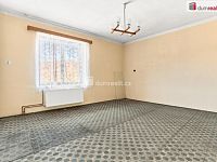 Rodinný dům se zahradou a garáží, Vojkovice - 9