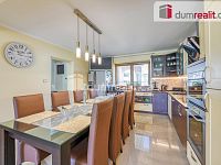 Prodej 2x rodinný dům, 287 m2 s krásným pozemkem 1093 m2 v Lenešicích-Louny - 9