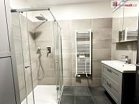 Pronájem nově zrekonstruovaného, prostorného bytu kousek od Masarykovo náměstí v Děčíně - 3