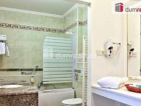 Zavedený hotel Agricola s bazénem zahradou v krásné lokalitě u lesa v Mariánských Lázních - 11