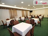 Zavedený hotel Agricola s bazénem zahradou v krásné lokalitě u lesa v Mariánských Lázních - 14