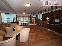 Zavedený hotel Agricola s bazénem zahradou v krásné lokalitě u lesa v Mariánských Lázních - 16