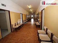 Zavedený hotel Agricola s bazénem zahradou v krásné lokalitě u lesa v Mariánských Lázních - 27