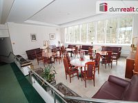 Zavedený hotel Agricola s bazénem zahradou v krásné lokalitě u lesa v Mariánských Lázních - 9