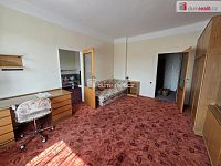 Samostatně stojící RD v klidném prostředí se zahradou - 12