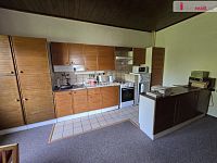 Samostatně stojící RD v klidném prostředí se zahradou - 15