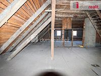 Prodej domu s restaurací nedaleko Ostrova u Karlových Varů - 16