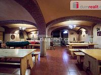 Prodej domu s restaurací nedaleko Ostrova u Karlových Varů - 18