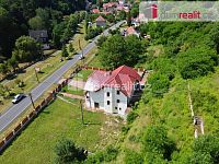 Vila 8+1, dvě garáže, terasa, balkon, pozemek 3176 m2 - 30