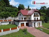 Vila 8+1, dvě garáže, terasa, balkon, pozemek 3176 m2 - 9
