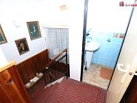 Pěkný domek s pozemkem a zahradou v klidné lokalitě Kbely u Prahy - 13