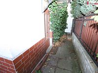 Pěkný domek s pozemkem a zahradou v klidné lokalitě Kbely u Prahy - 22