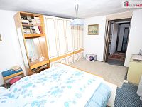 Pěkný domek s pozemkem a zahradou v klidné lokalitě Kbely u Prahy - 5