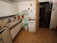 Pěkný domek s pozemkem a zahradou v klidné lokalitě Kbely u Prahy - 7