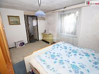 Pěkný domek s pozemkem a zahradou v klidné lokalitě Kbely u Prahy - 9