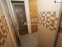 Pěkný prostorný byt 2+1 v přízemí cihlového domu se samostatným vchodem ze zahrady - 18