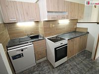 Pěkný prostorný byt 2+1 v přízemí cihlového domu se samostatným vchodem ze zahrady - 2