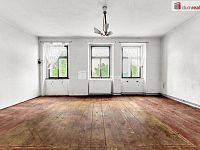 Prodej rodinného domu s 531 m2 podlahové plochy - 9