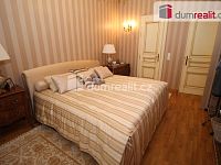 Luxusní designový byt 2+kk v lázeňském centru Mariánských Lázní s garáží a sklepem - 18