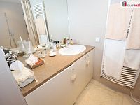 Luxusní designový byt 2+kk v lázeňském centru Mariánských Lázní s garáží a sklepem - 24