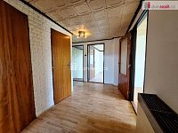 prodej rodinného domu 5+1 105m2 P4 Modřany Nad Soutokem zahrada 712m2 garáž 33m2 bazén - 15